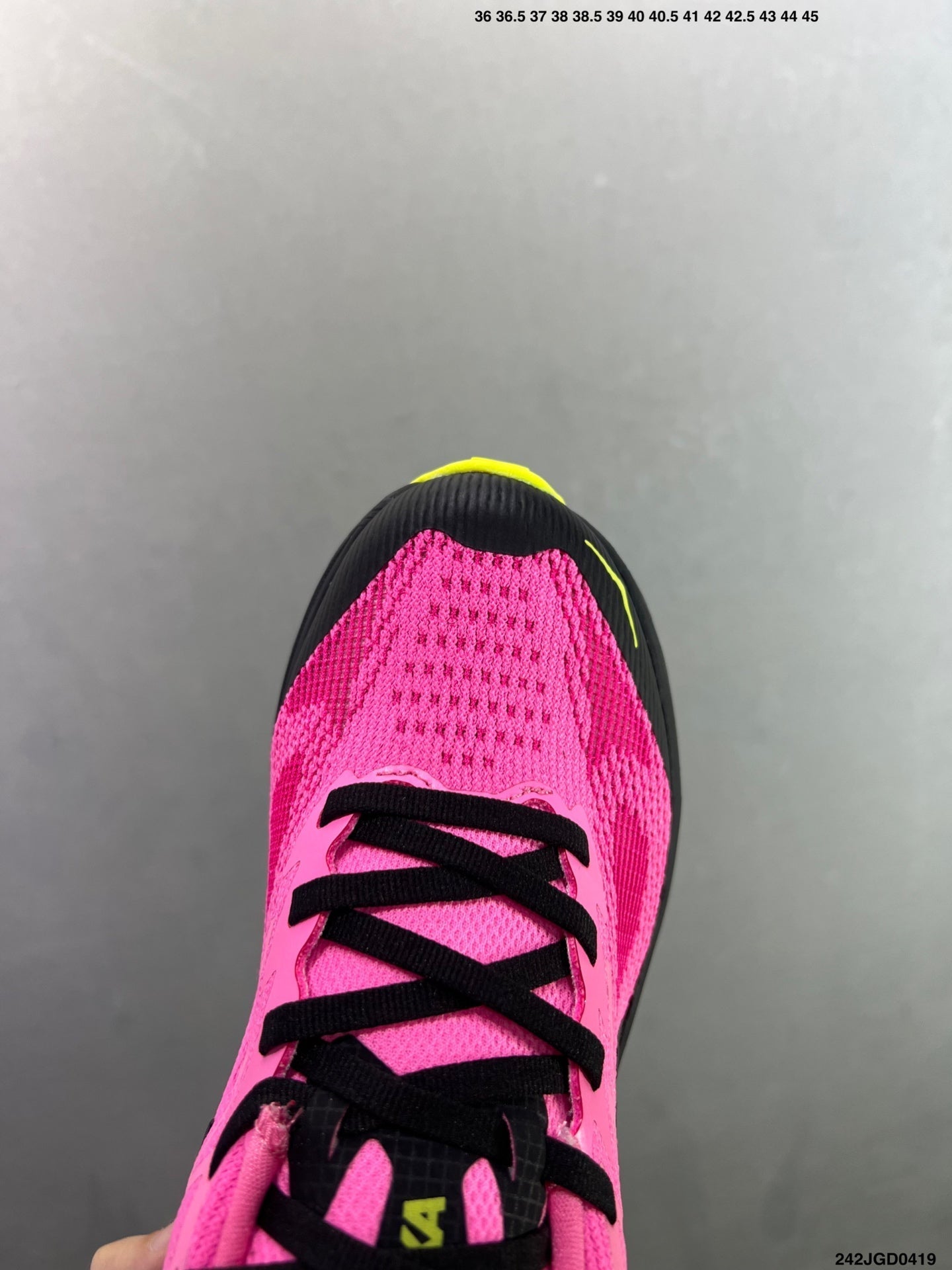 HOKA CHALLENGER 8