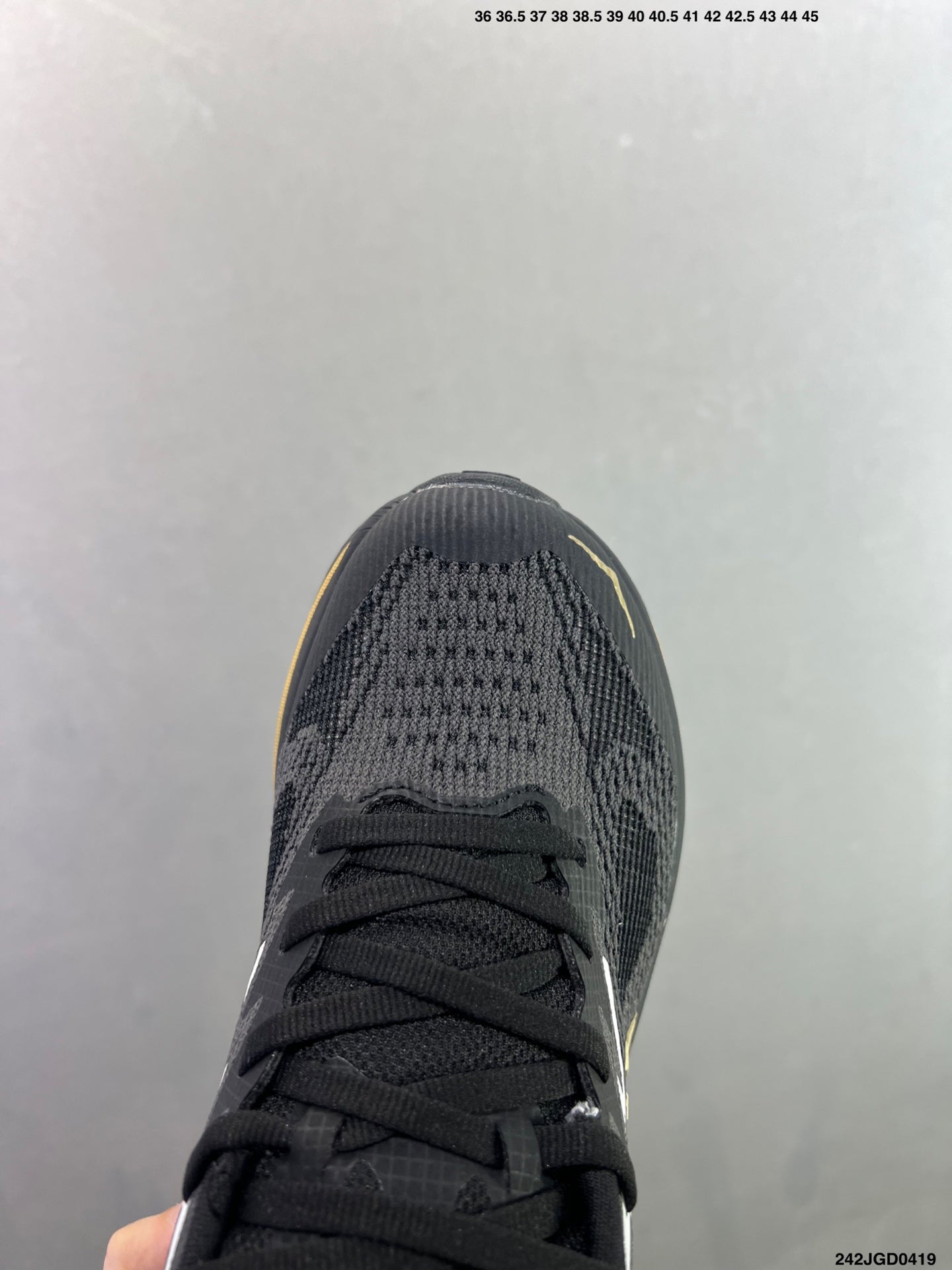 HOKA CHALLENGER 8