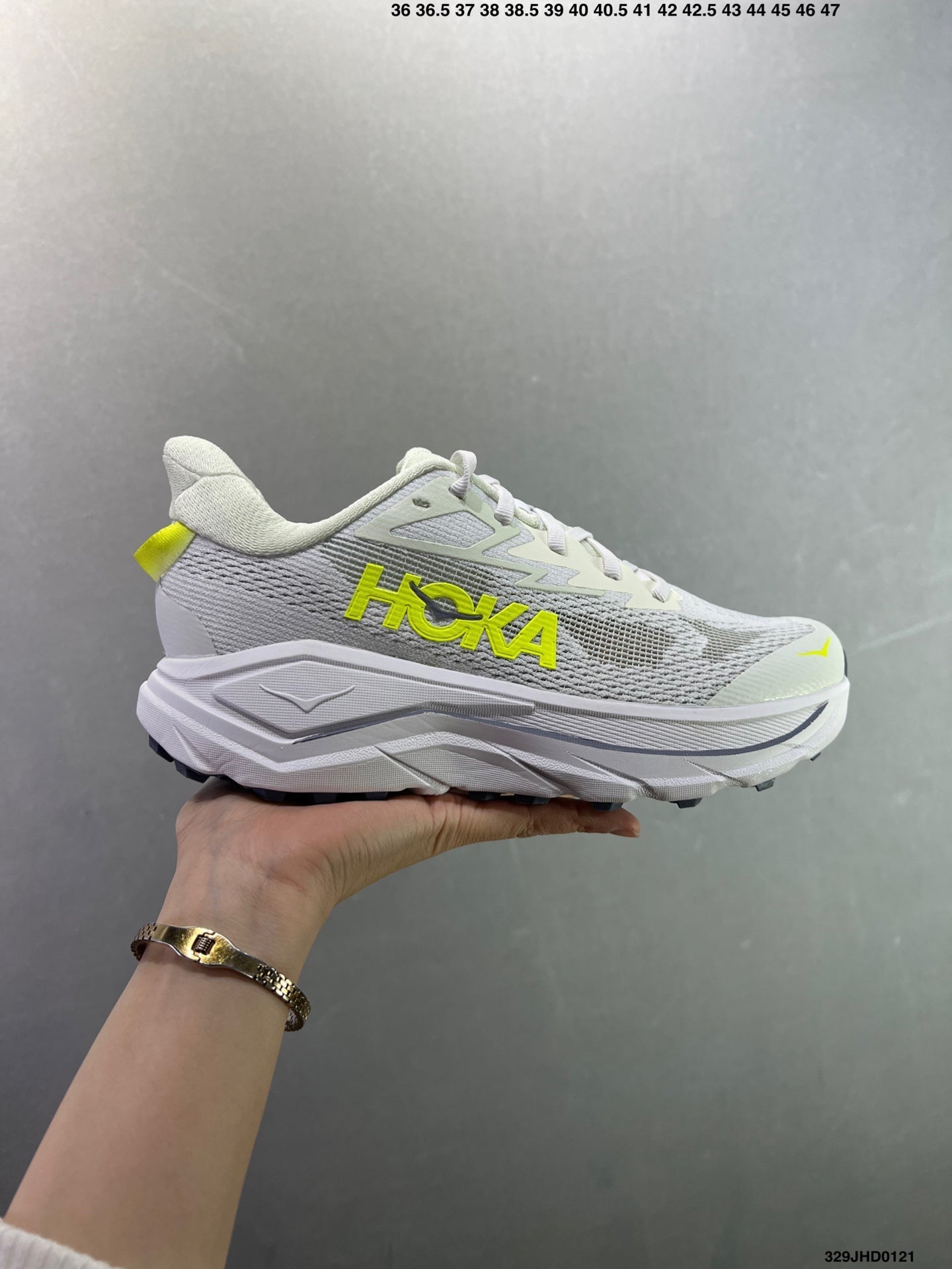 HOKA CHALLENGER 8