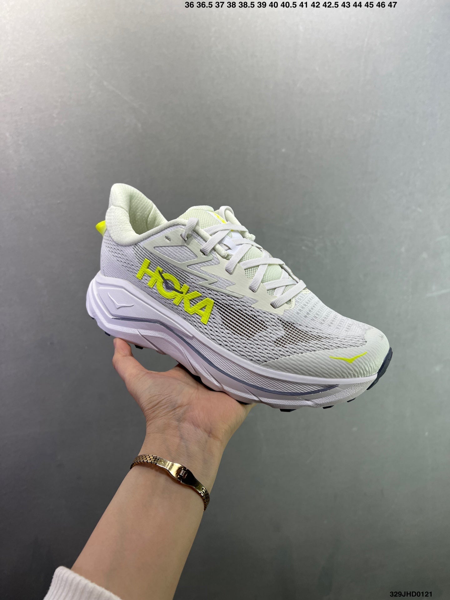 HOKA CHALLENGER 8