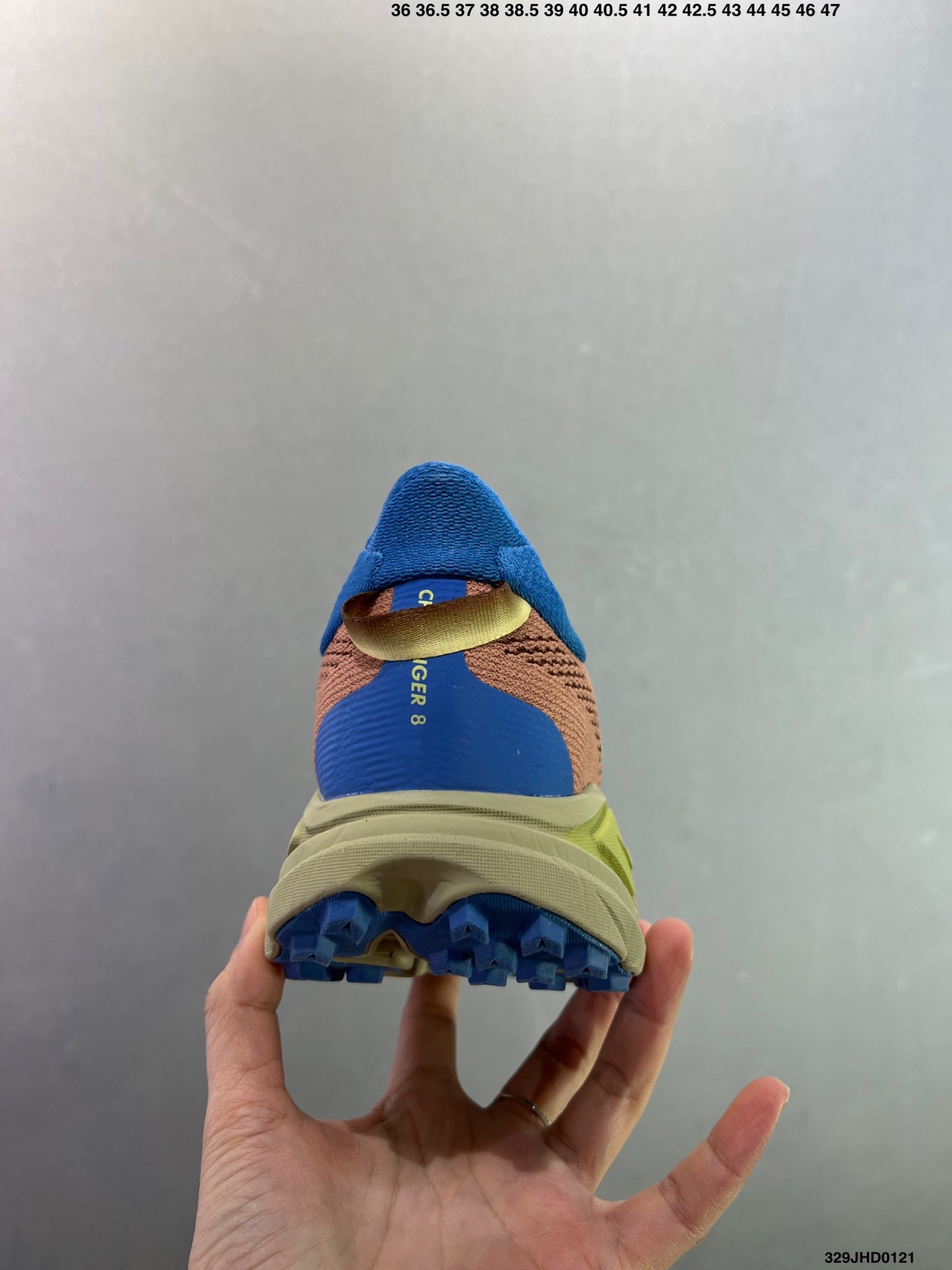 HOKA CHALLENGER 8