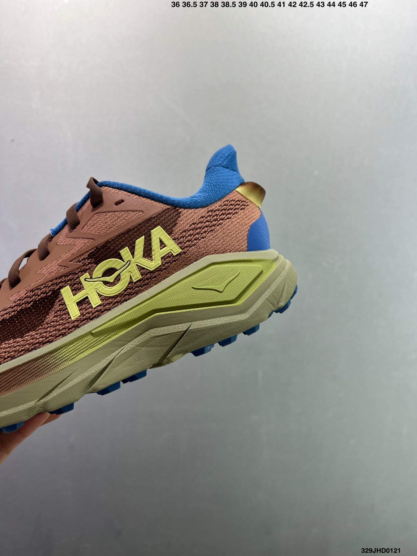 HOKA CHALLENGER 8