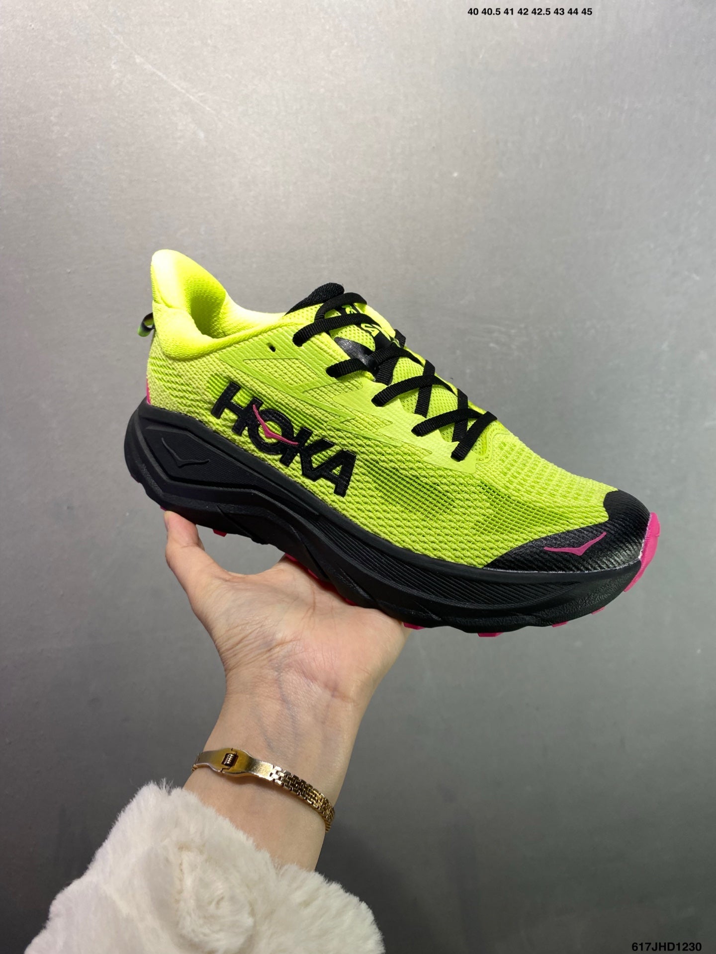 HOKA CHALLENGER 8