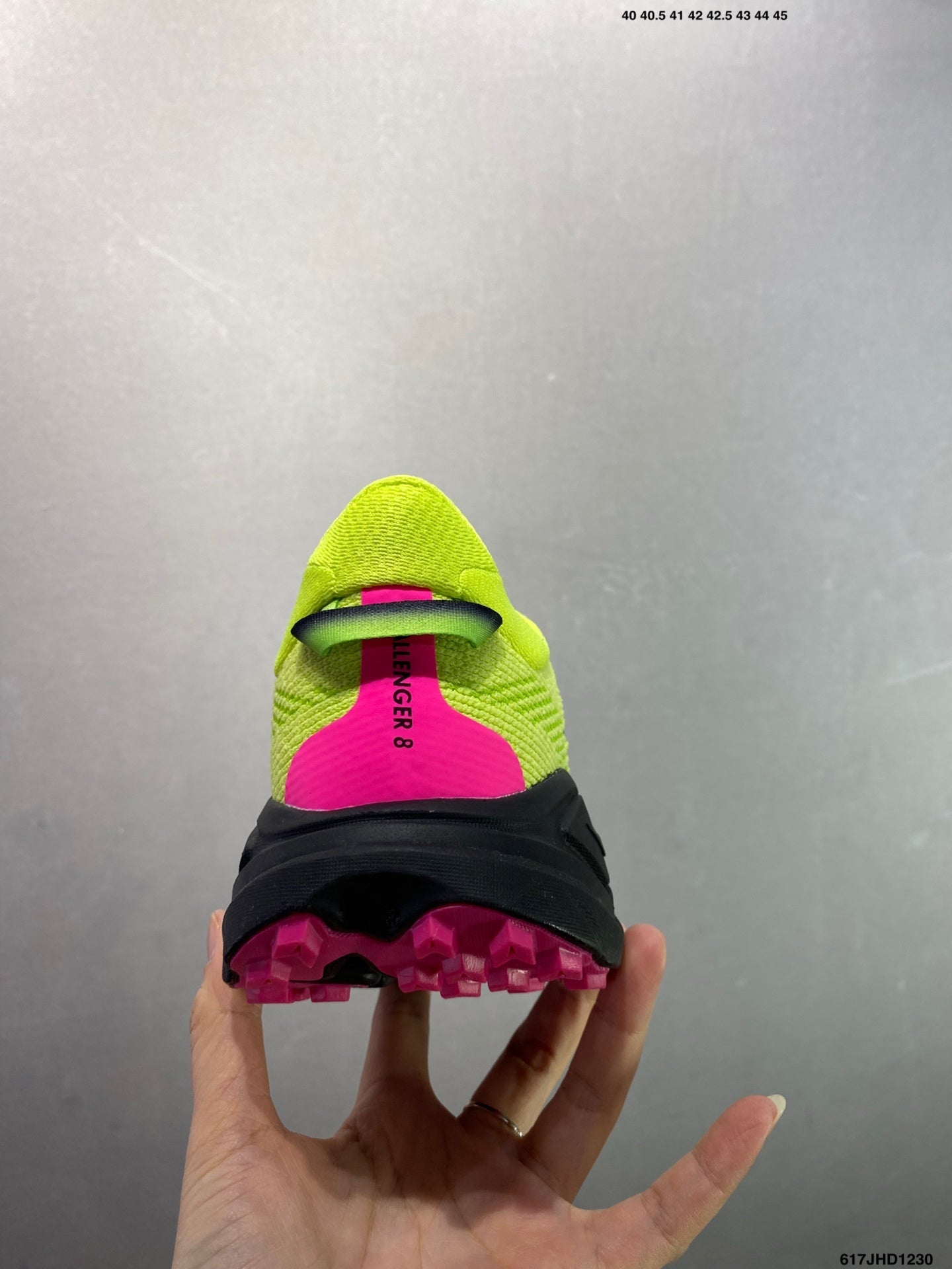 HOKA CHALLENGER 8