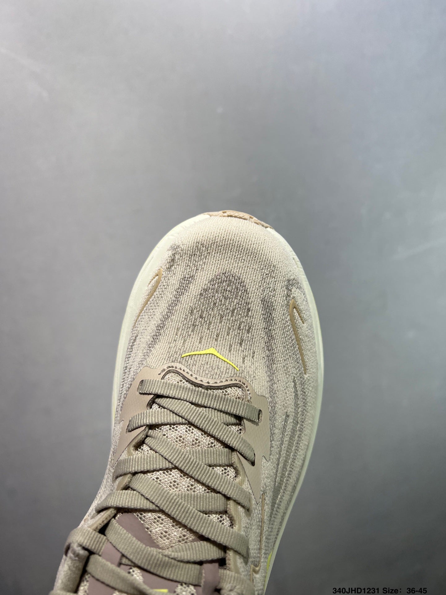 HOKA CHALLENGER 8