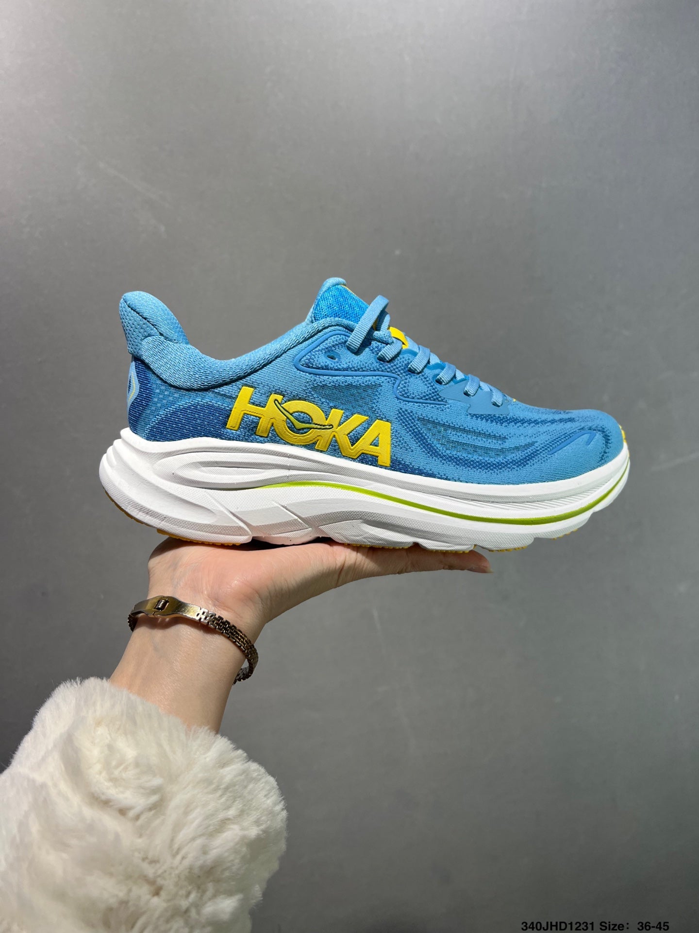 HOKA CHALLENGER 8