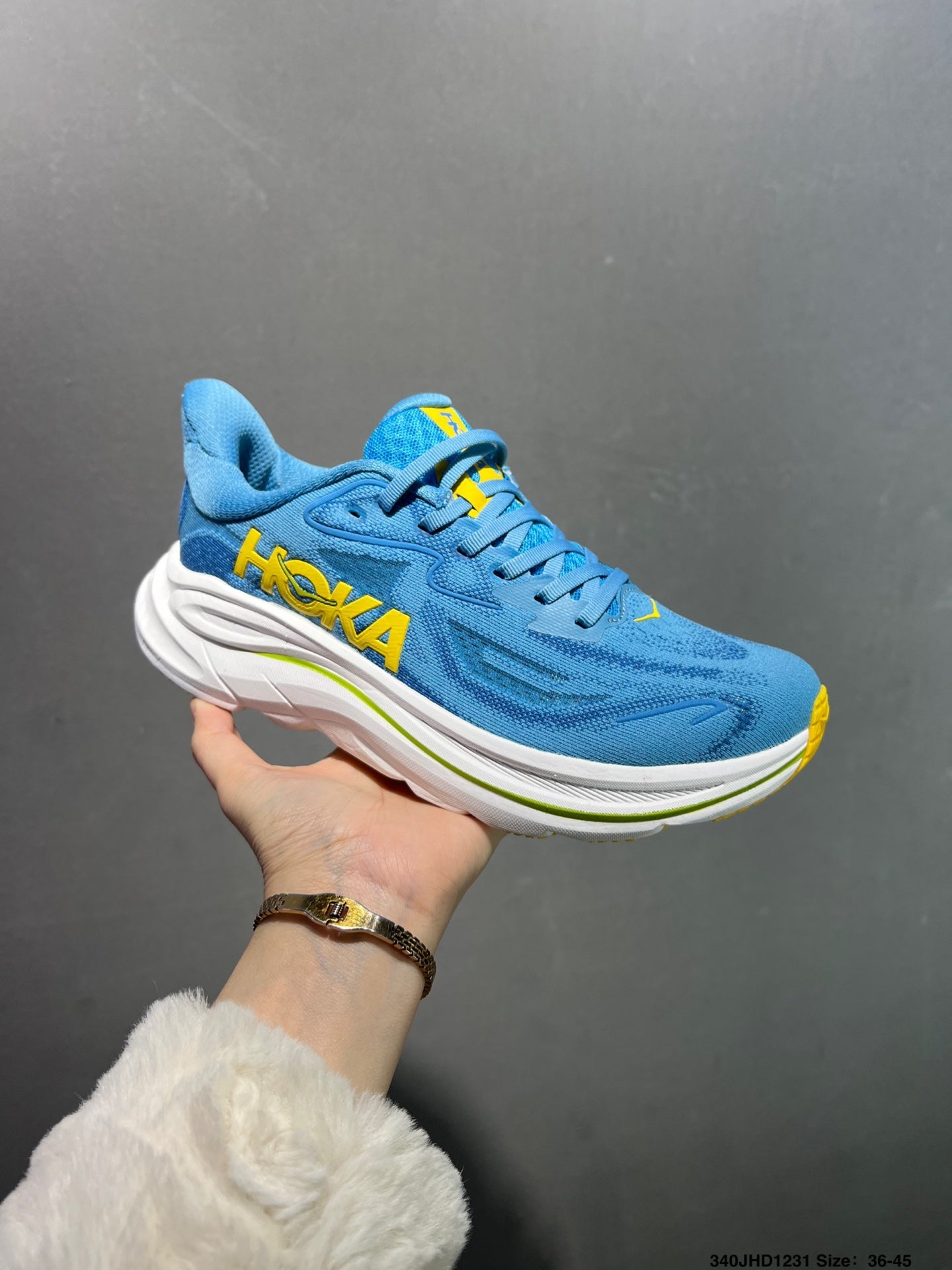 HOKA CHALLENGER 8