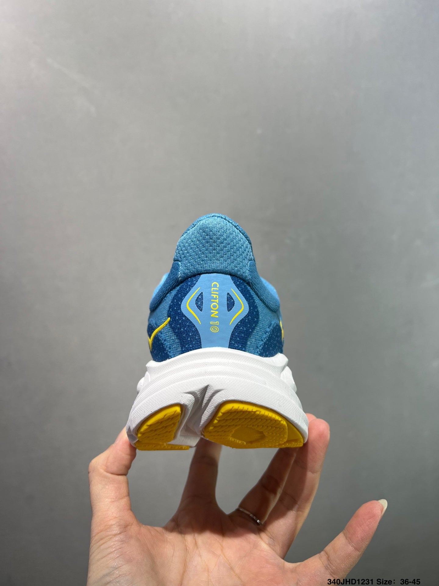 HOKA CHALLENGER 8