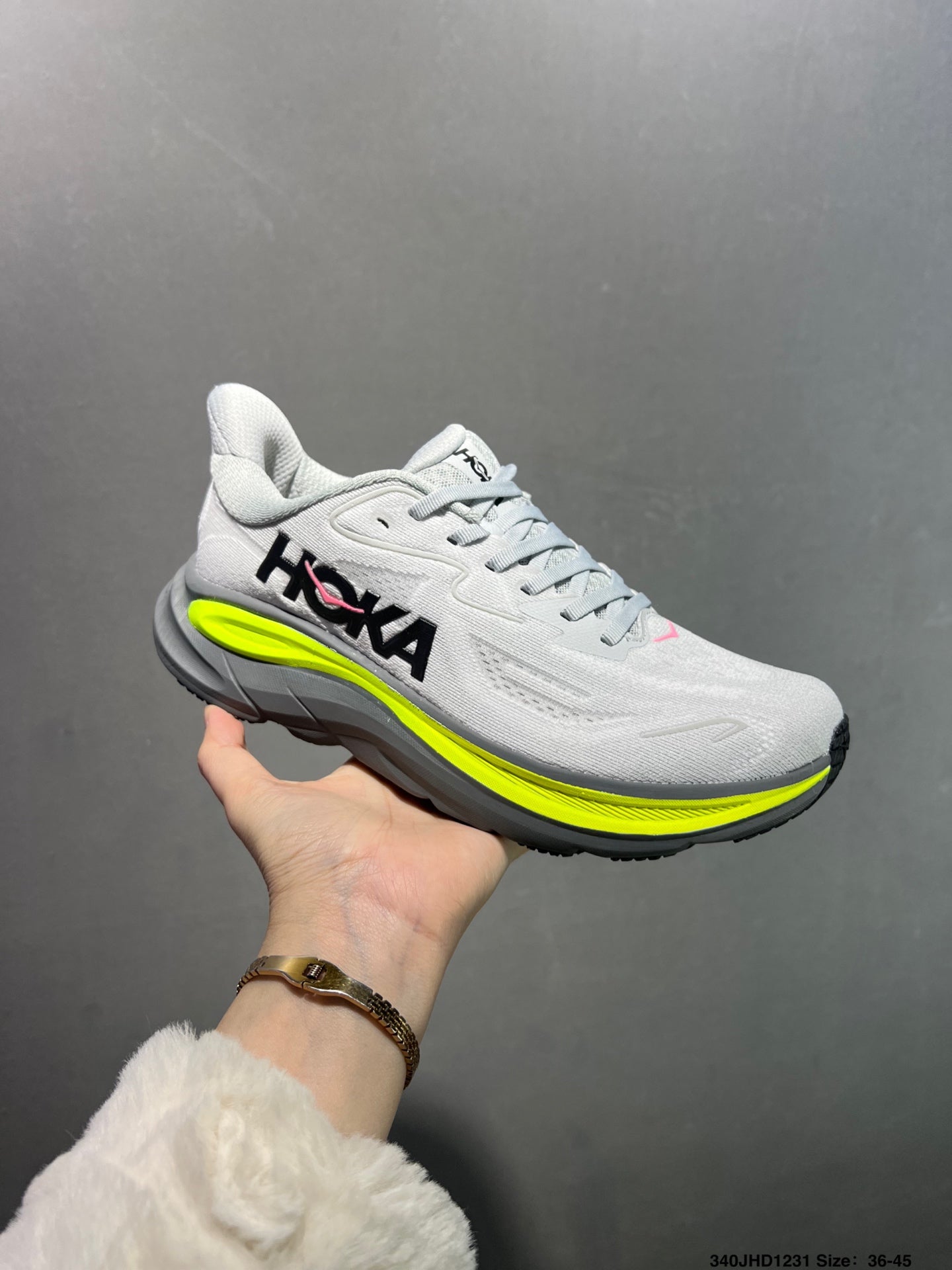 HOKA CHALLENGER 8