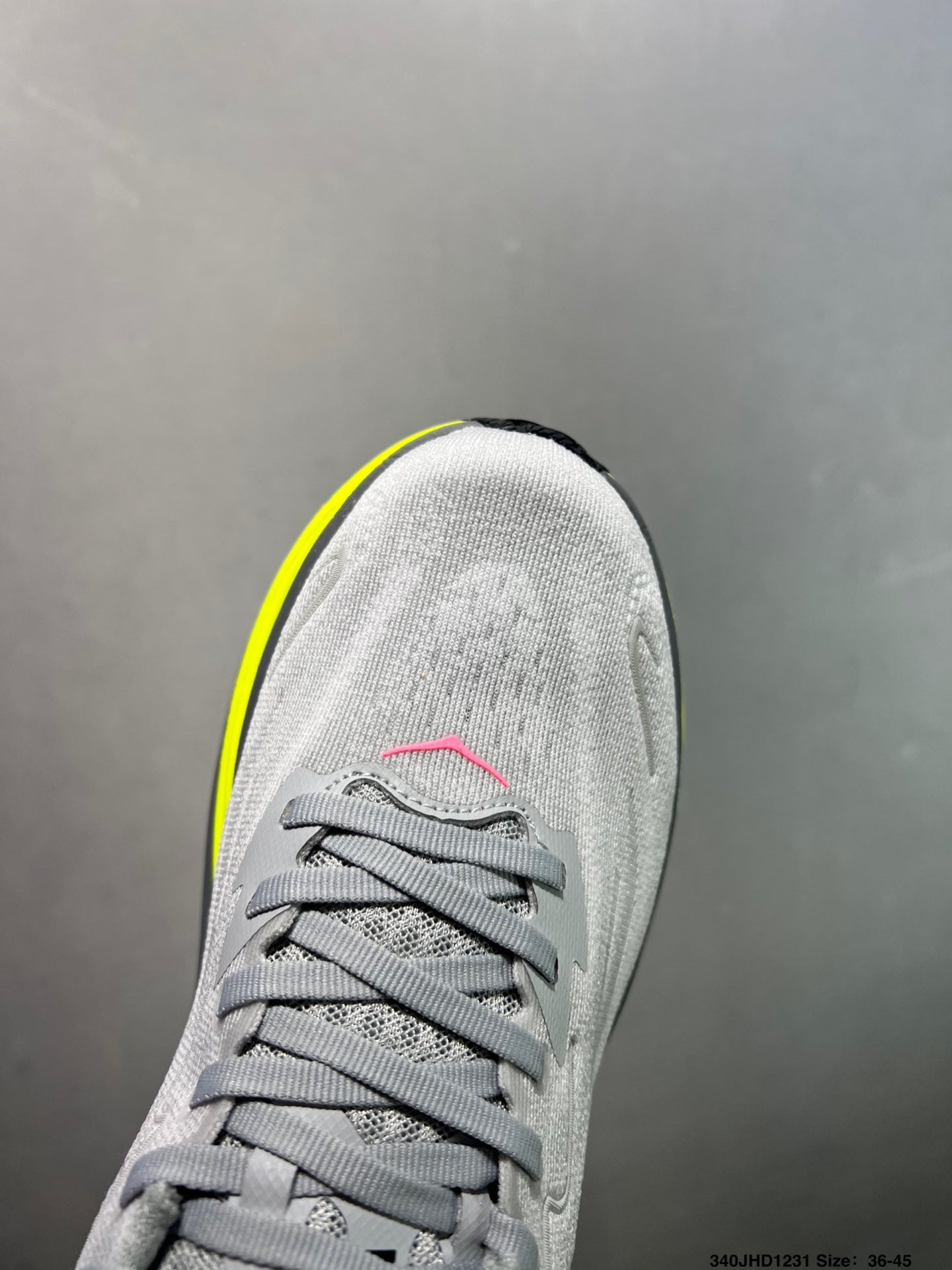 HOKA CHALLENGER 8