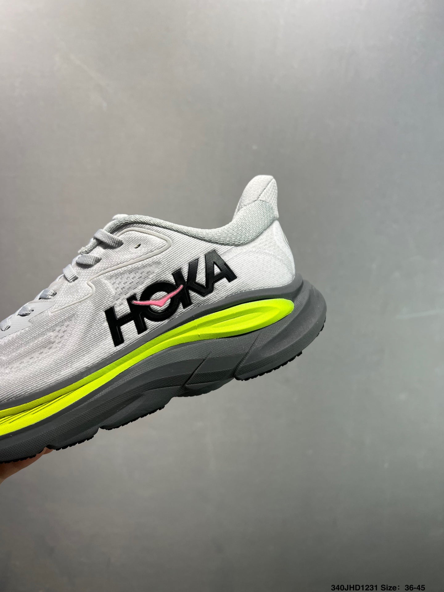 HOKA CHALLENGER 8