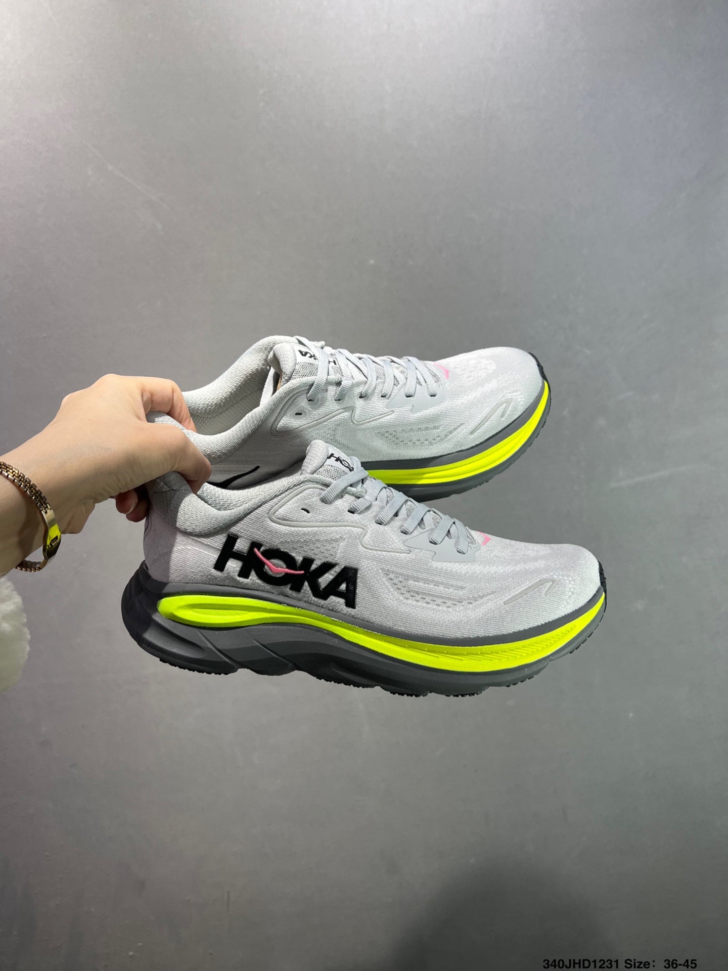 HOKA CHALLENGER 8