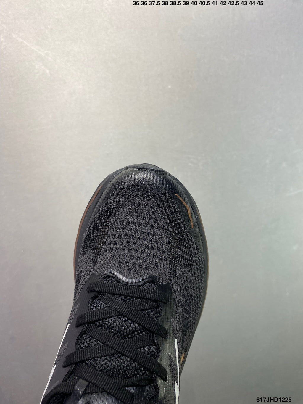 HOKA CHALLENGER 8
