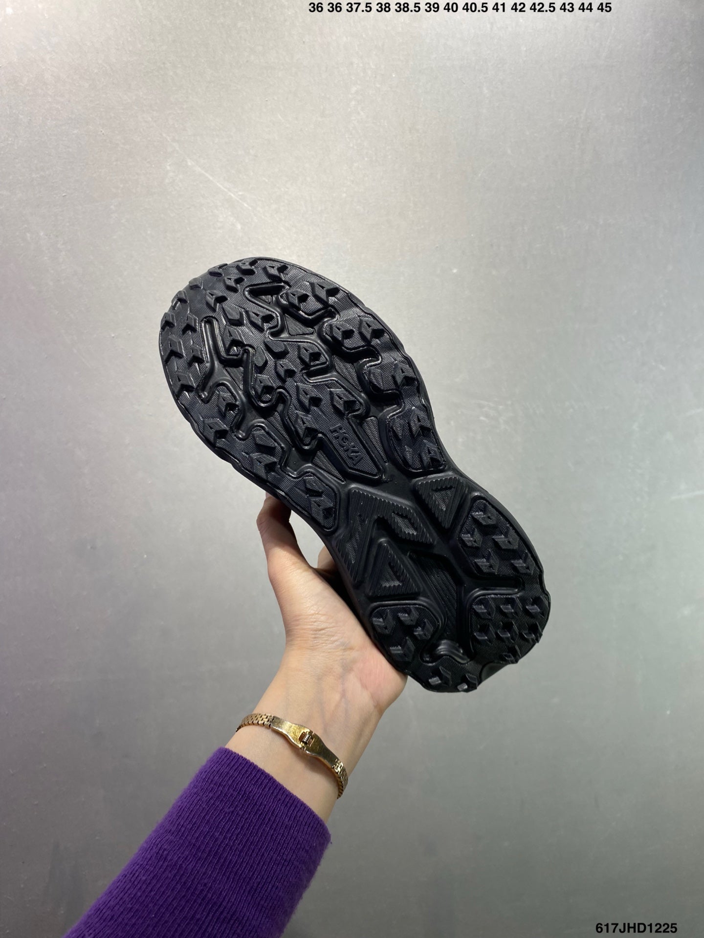 HOKA CHALLENGER 8