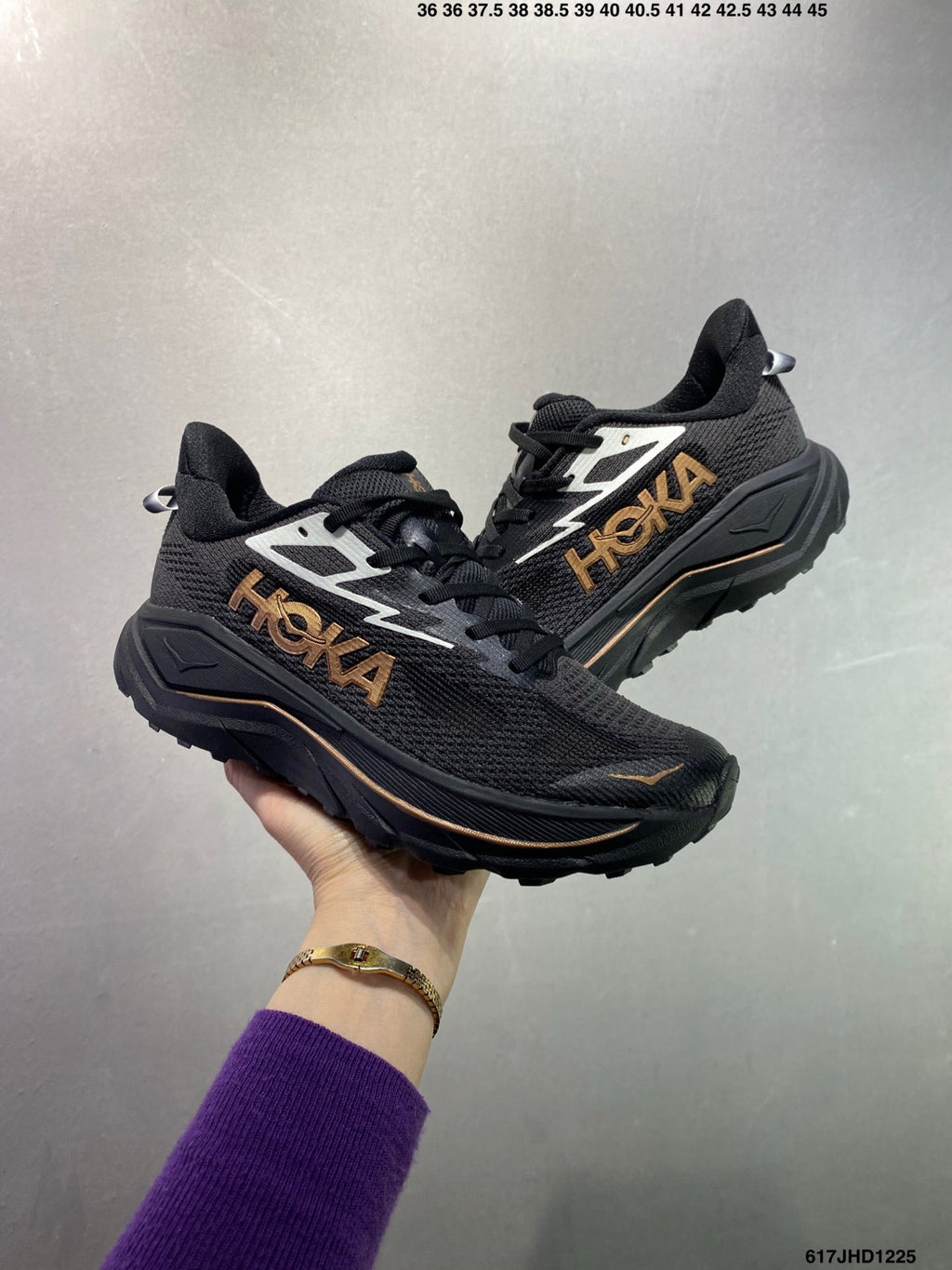 HOKA CHALLENGER 8